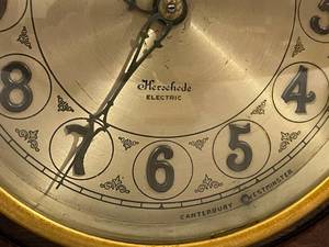 lot 118 image: Vintage Herschede Mantle Chime Clock