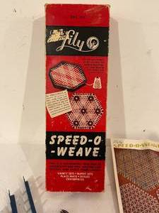 lot 121 image: Vintage Lily Speed-O-Matic Weave Set