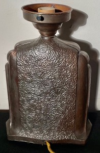 lot 1 image: 1940s Continental Lamp