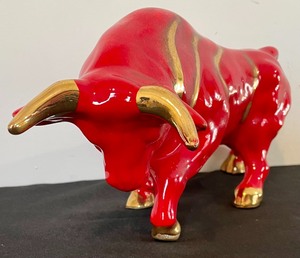 lot 11 image: Vintage Red Ceramic Bull