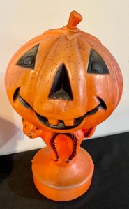 lot 23 image: Plastic Holiday Decor