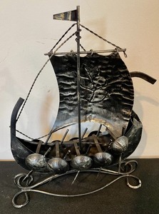 lot 20 image: Metal Ship Decor