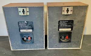 lot 34 image: Small Technics Speakers
