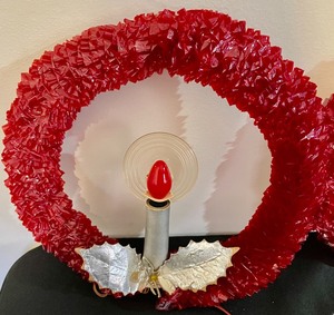 lot 43 image: 4 Vintage Electric Christmas Wreaths