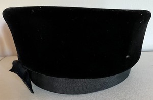 lot 45 image: Raftis Fashions Black Velvet Hat