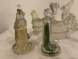 lot 144 image: Assorted Vintage Glassware