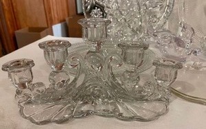 lot 172 image: Vintage Clear Glass Items