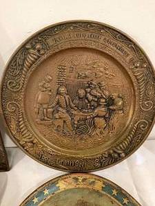 lot 191 image: Vintage Metal Trays