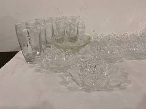 lot 198 image: Clear Glass Lot