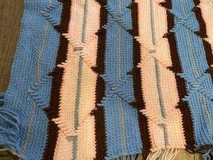 lot 205 image: Vintage Hand Made Afghan