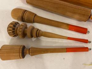 lot 208 image: Vintage Wooden Wall Deco