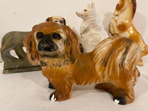 lot 211 image: Vintage Plaster Figurines