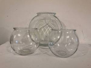 lot 212 image: Glass Fish Tanks