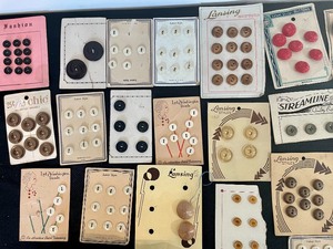 lot 239 image: Vintage Buttons