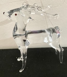 lot 256 image: Vintage Crystal Ornaments