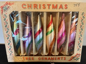 lot 257 image: Vintage Ornaments