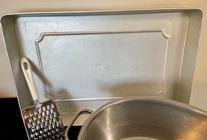lot 251 image: Kitchen Goodies