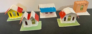lot 264 image: Vintage Christmas House Figurines