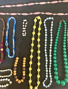 lot 273 image: Vintage Costume Jewelry