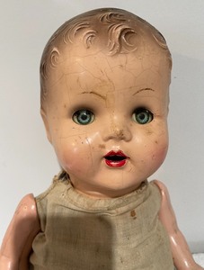 lot 404 image: Vintage Doll