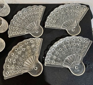 lot 344 image: Vintage Clear Glass Grouping