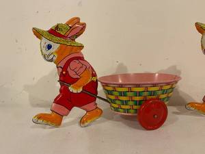 lot 223 image: 2 Vintage Metal Toys