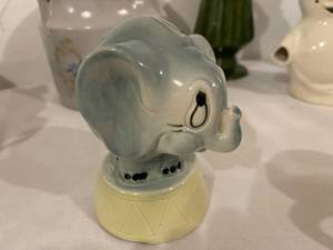 lot 356 image: Assorted Vintage Ceramics Lot