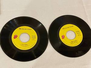 lot 366 image: Vintage Rolling Stones 45s