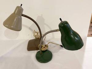 lot 368 image: 2 Vintage Metal Flex Arm Lamps
