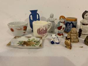 lot 384 image: Ceramic Smalls Lot