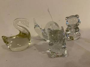 lot 385 image: Glass Deco Lot