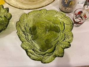 lot 390 image: Assorted Glassware Lot
