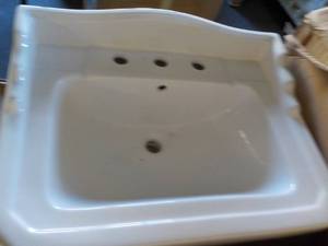 lot 23 image: Foremost Sink...