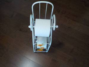 lot 54 image: Floral Metal Toilet Paper Holder Mi...
