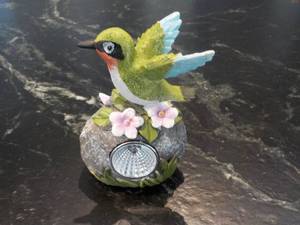 lot 60 image: Hummingbird Solar Spot Light...