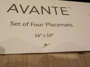 lot 88 image: Avante set of 4 Placemats...