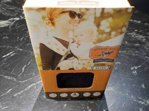 lot 139 image: Rocking Baby Slings retail $52...