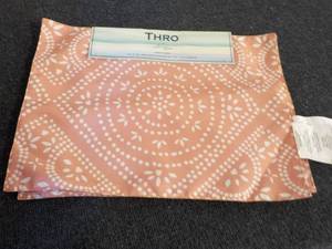lot 214 image: Set of 4 Placemats...