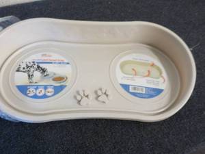 lot 217 image: Pet Bowl Tray...
