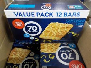 lot 261 image: 4 Cases Fiber One Lemon Bars...