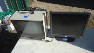 Dell Monitor and Quasar Dyna Colored TV - 14