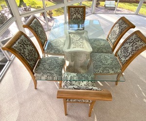 lot 9 image: Stunning Dining Room Table and Eight Chairs