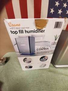 Crane top fill humidifier