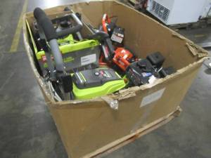 lot 266 image: WHOLESALE MIXED PALLET OF MISCELLANEOUS PRESSURE WASHERS, DRAIN DRUM MACHINE AND MORE (With MajorMinor Issues For PartsRestore).