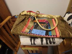 (4) Bags