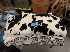 Cow Spread, (4) Cow Trim Pillows