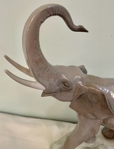 Lladro Elephant Mother and Baby Sculpture
