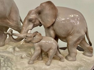 Lladro Elephant Family Sculpture