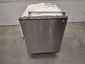 lot 15 image: Ikea Model 004.621.710A Dishwasher,...
