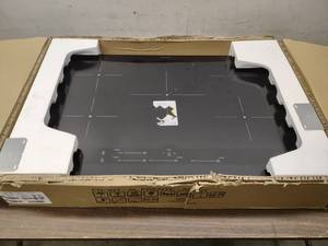 lot 18 image: Ikea Model 804.620.68 Electric Indu...